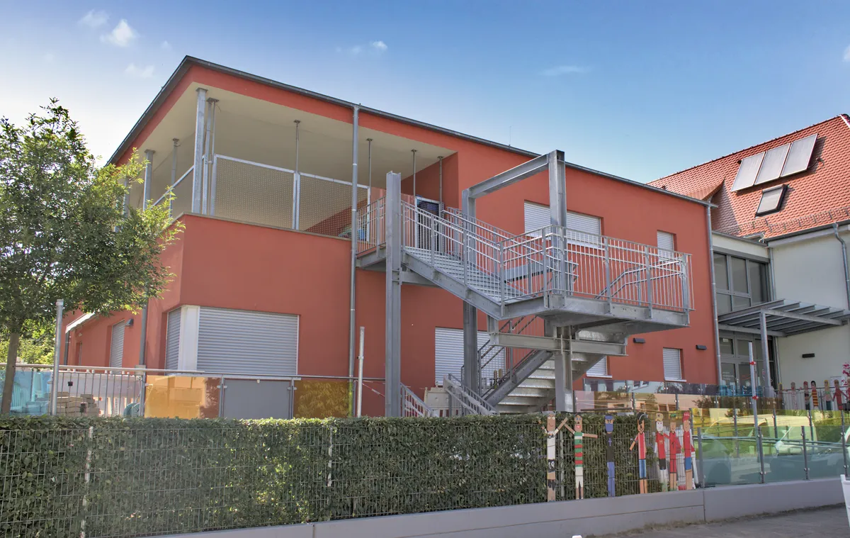 Umbau und Erweiterung Kindergarten und Wohnheim